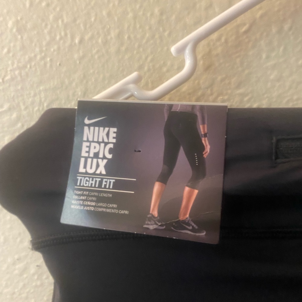 Black Nike epic luz tight fit in small